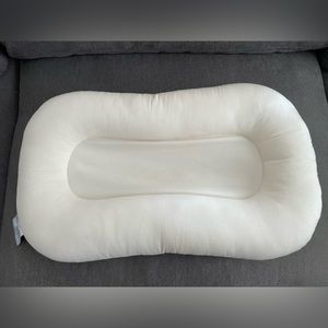 The good mother organic baby lounger w/ cover